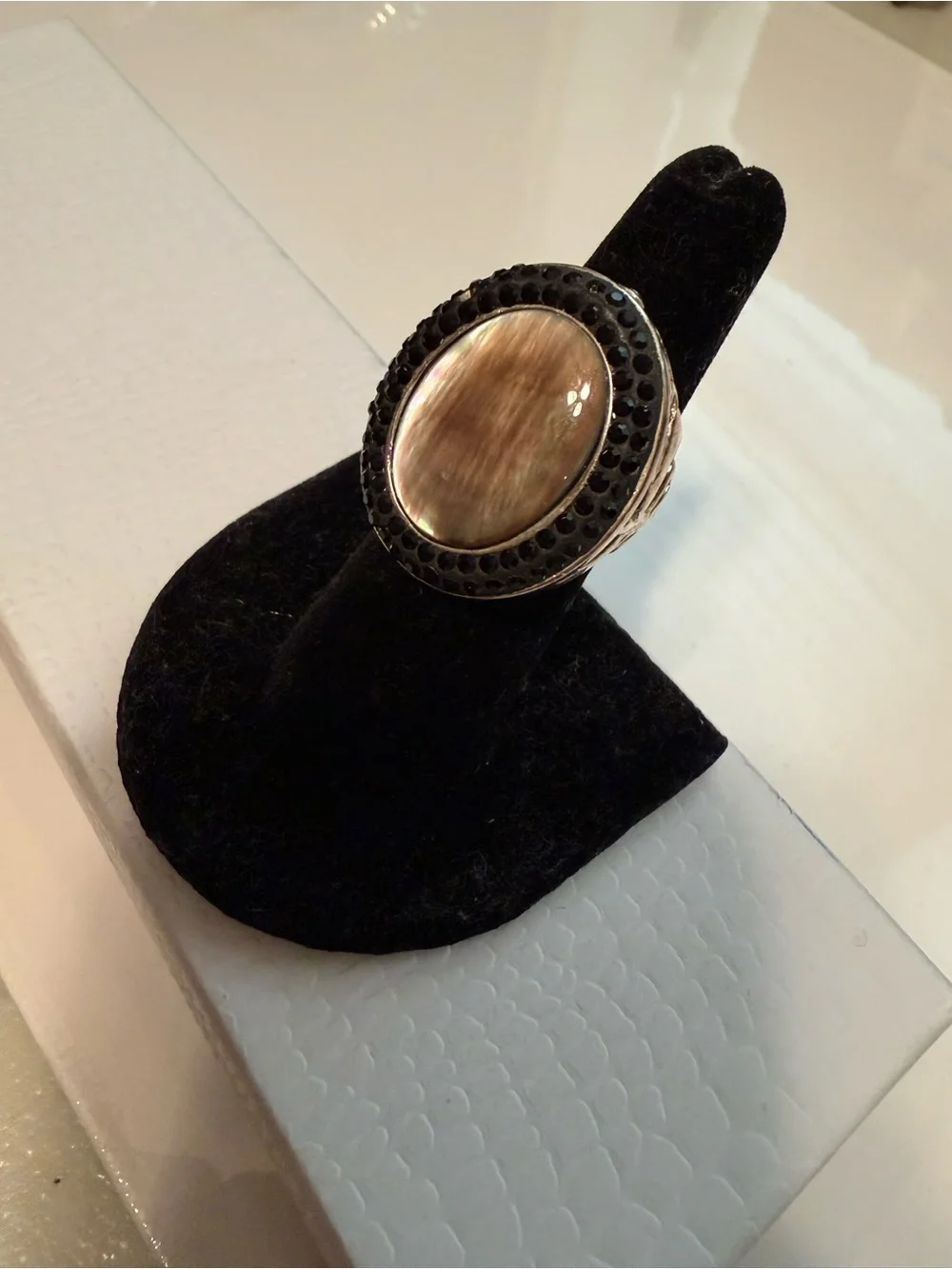 Vintage Art Deco Oval mother of pearl and Sterling cocktail ring